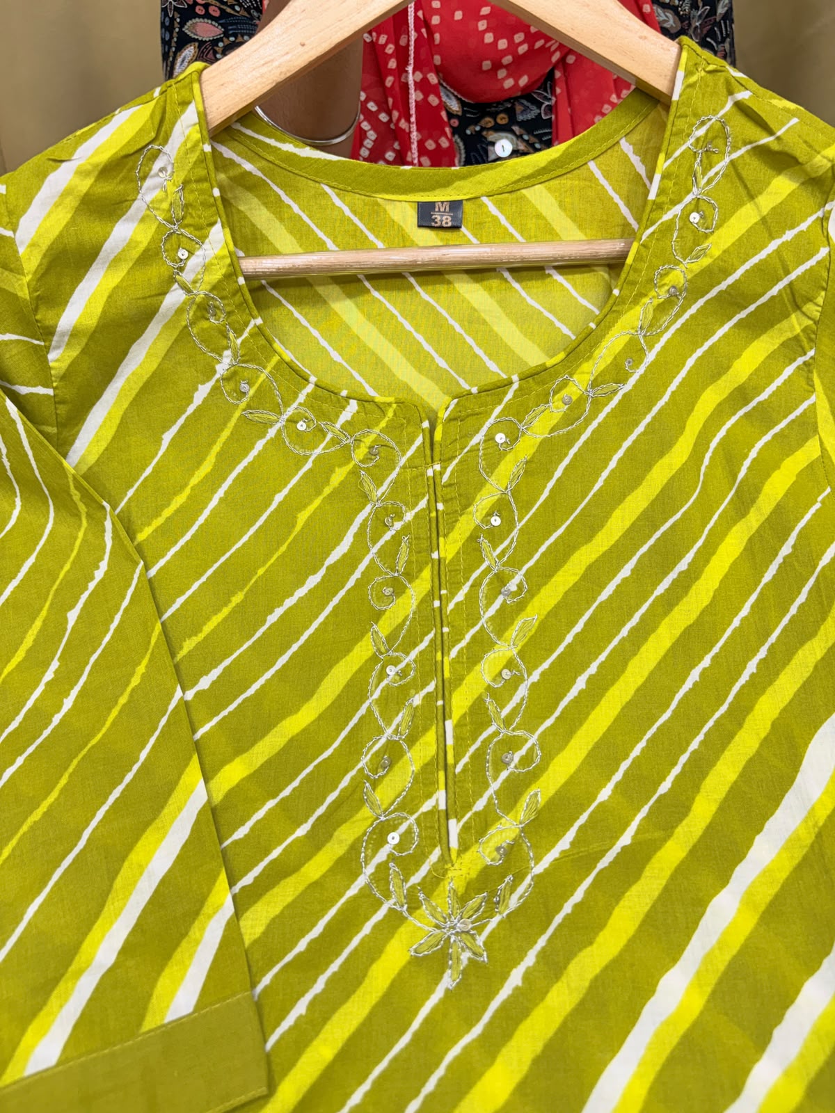 THE NEW LEHERIYA KURTI SET (Ds. No - PCC1072)
